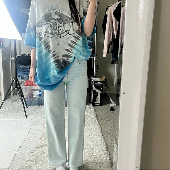 Levi’s Silvertab Light Wash Baggy Jeans - Picture 6 of 11